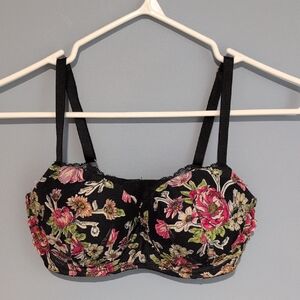 Victoria's Secret Dream Angels Floral  Bra with Pink & Green Embroidery